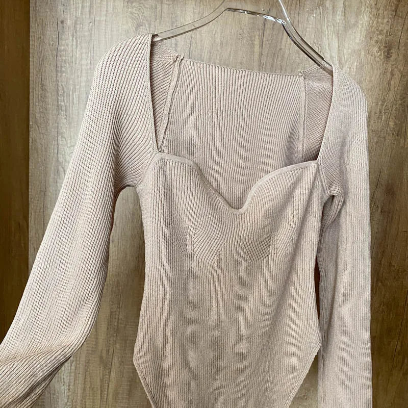 Pull à manches longues et col carré pour femme