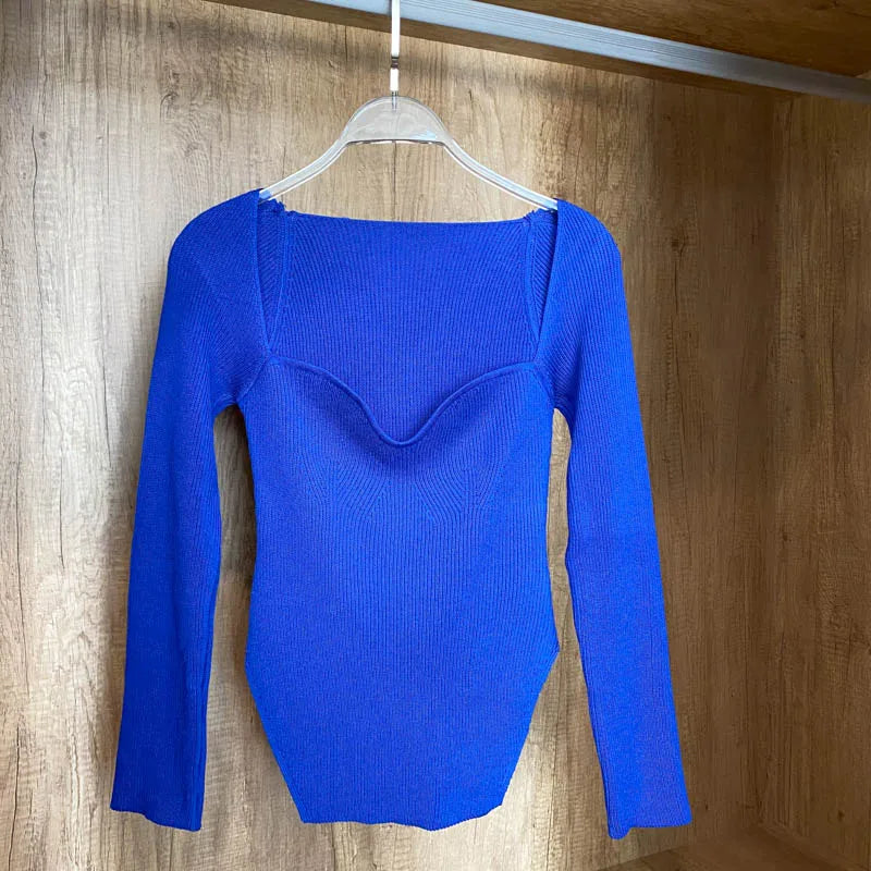 Pull à manches longues et col carré pour femme