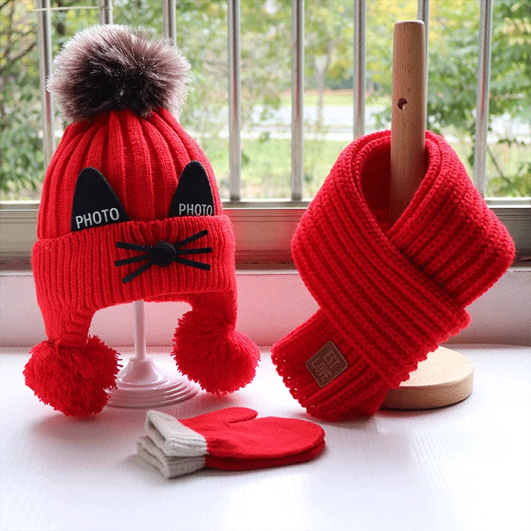 Ensemble de trois pièces bonnet, écharpe, gants pour enfants