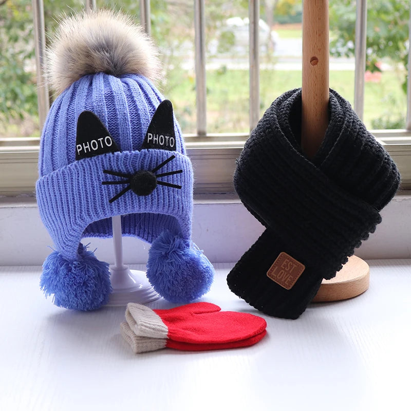 Ensemble de trois pièces bonnet, écharpe, gants pour enfants