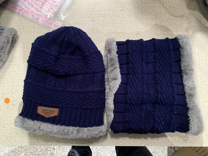 Lot de 3 pièces bonnet , écharpe, gants pour hommes