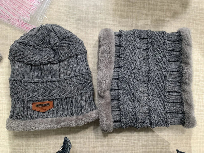 Lot de 3 pièces bonnet , écharpe, gants pour hommes