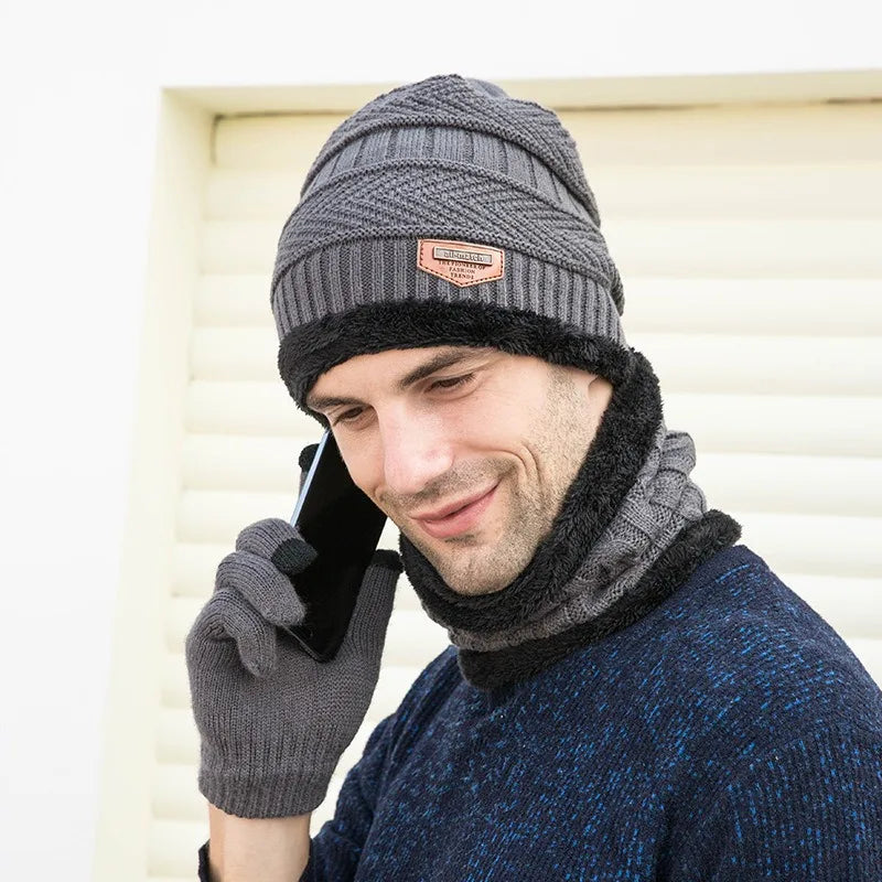 Lot de 3 pièces bonnet , écharpe, gants pour hommes